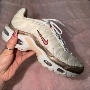 Nike Air Max Plus SE TN White Metallic Rose Gold Shoes